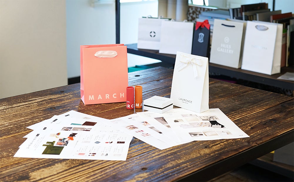 ショールームの様々なパッケージと新ツール