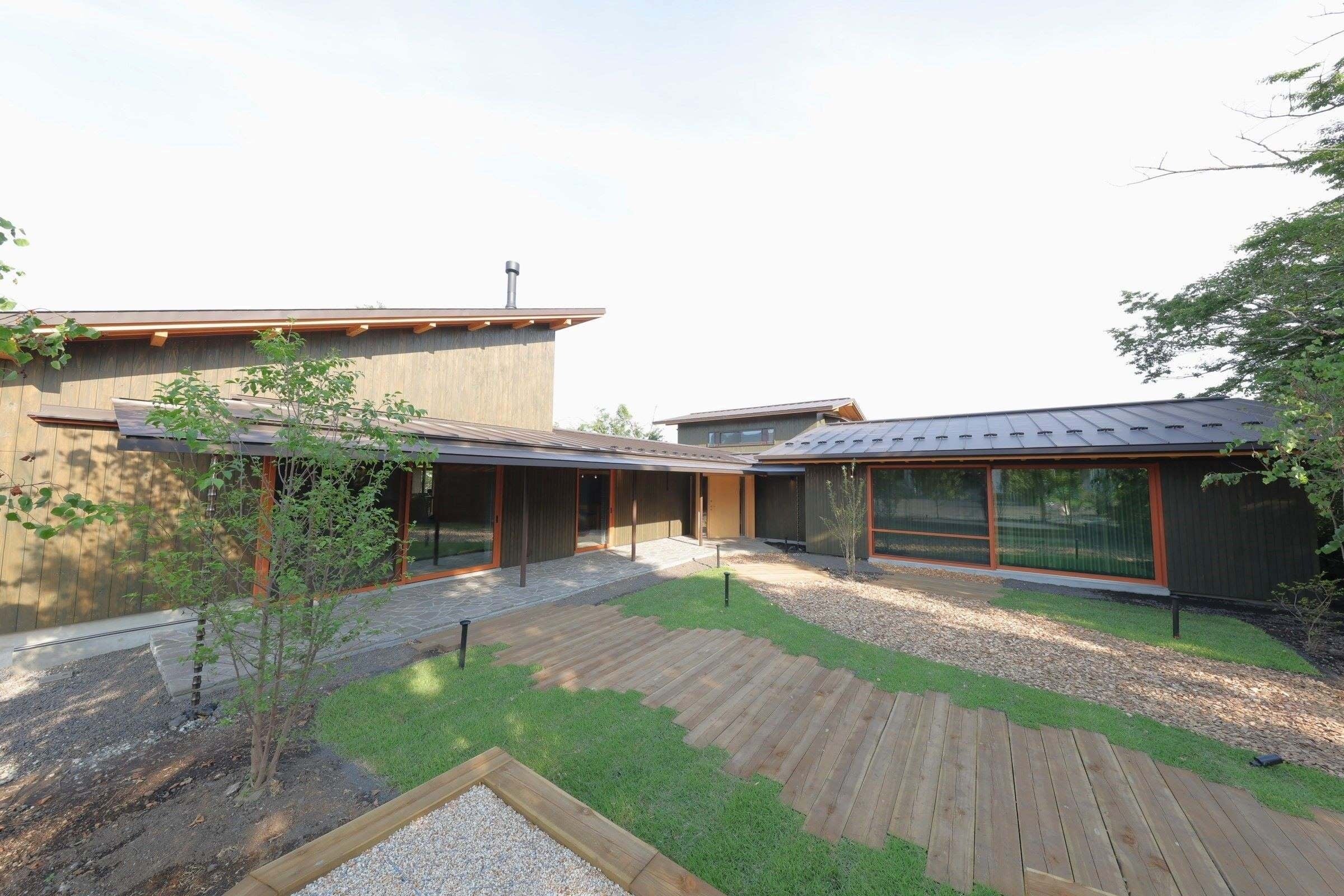 オフィス正面全景