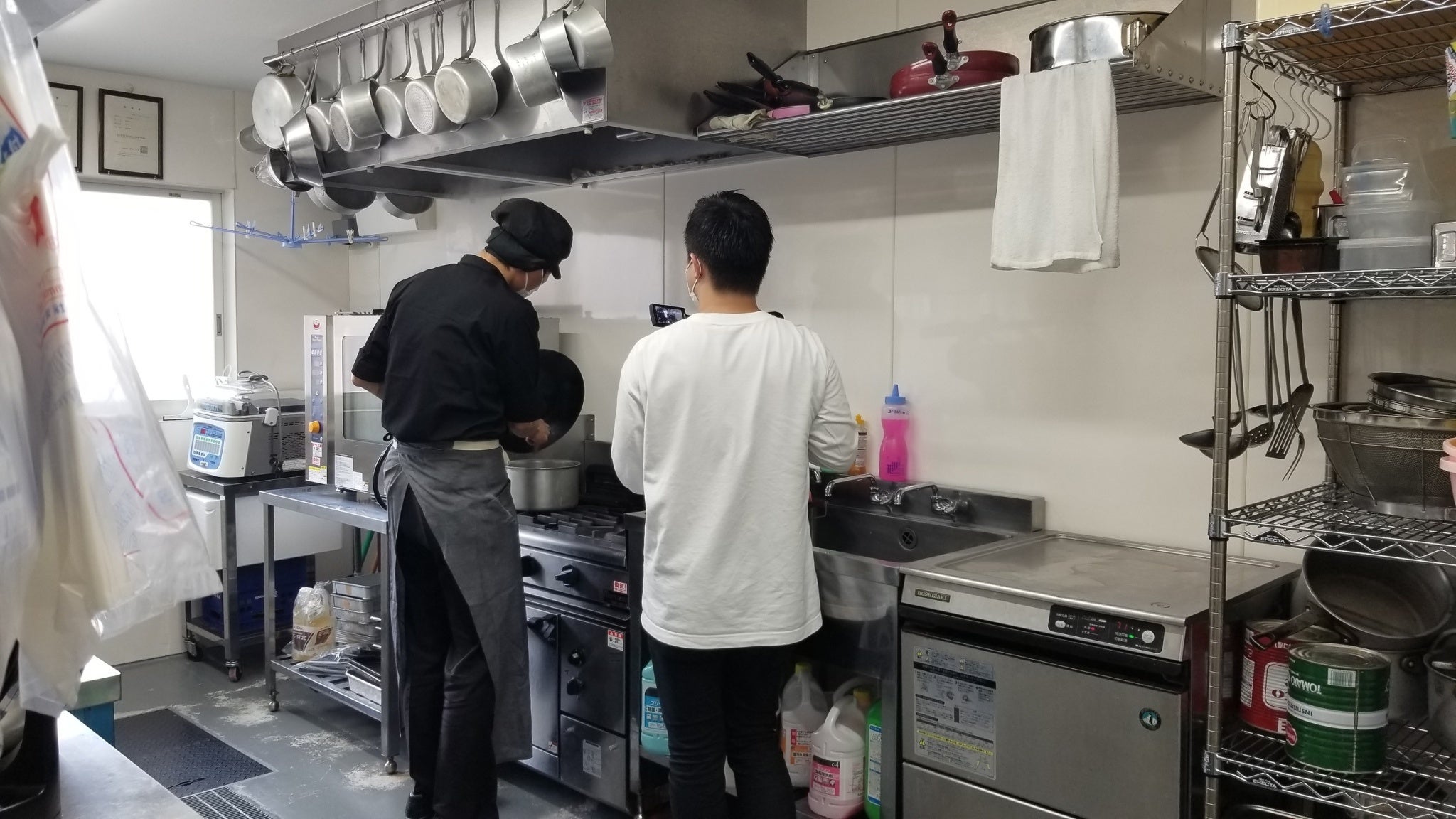 ラボでの調理風景