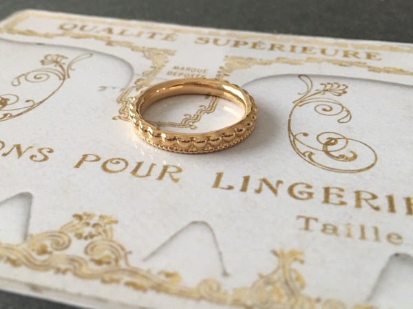 王冠をイメージしたK18「テゾーロ」