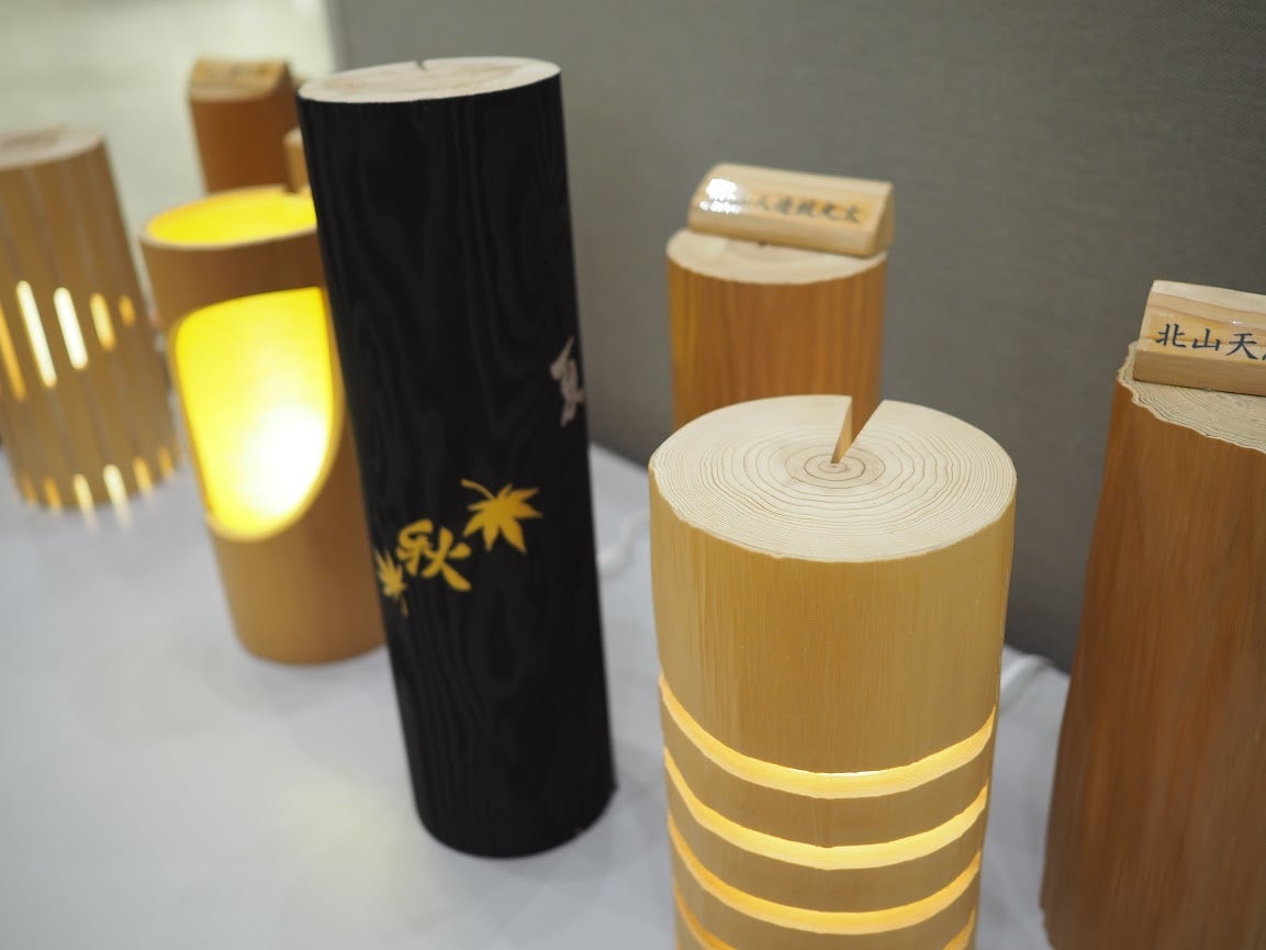 展示される竹炭オブジェ 8月6日-7日京都市内「京都の木」イベントにて