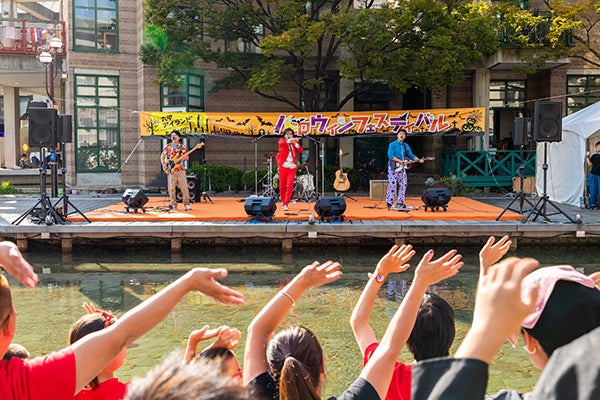 神戸のワクワクロックンロールバンド「ワタナベフラワー」が今年も出演！※29日(土)