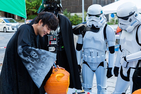 おばけかぼちゃのランタン手作りコーナー