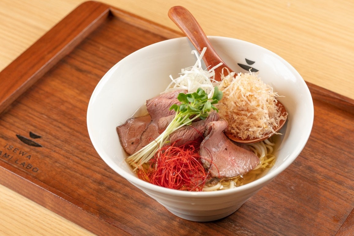 ローストビーフとトリュフオイルの冷たいらぁめん／削節本舗 伊勢和