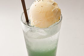 フレッシュメロンのクリームソーダ／くるみの木　暮らしの参考室