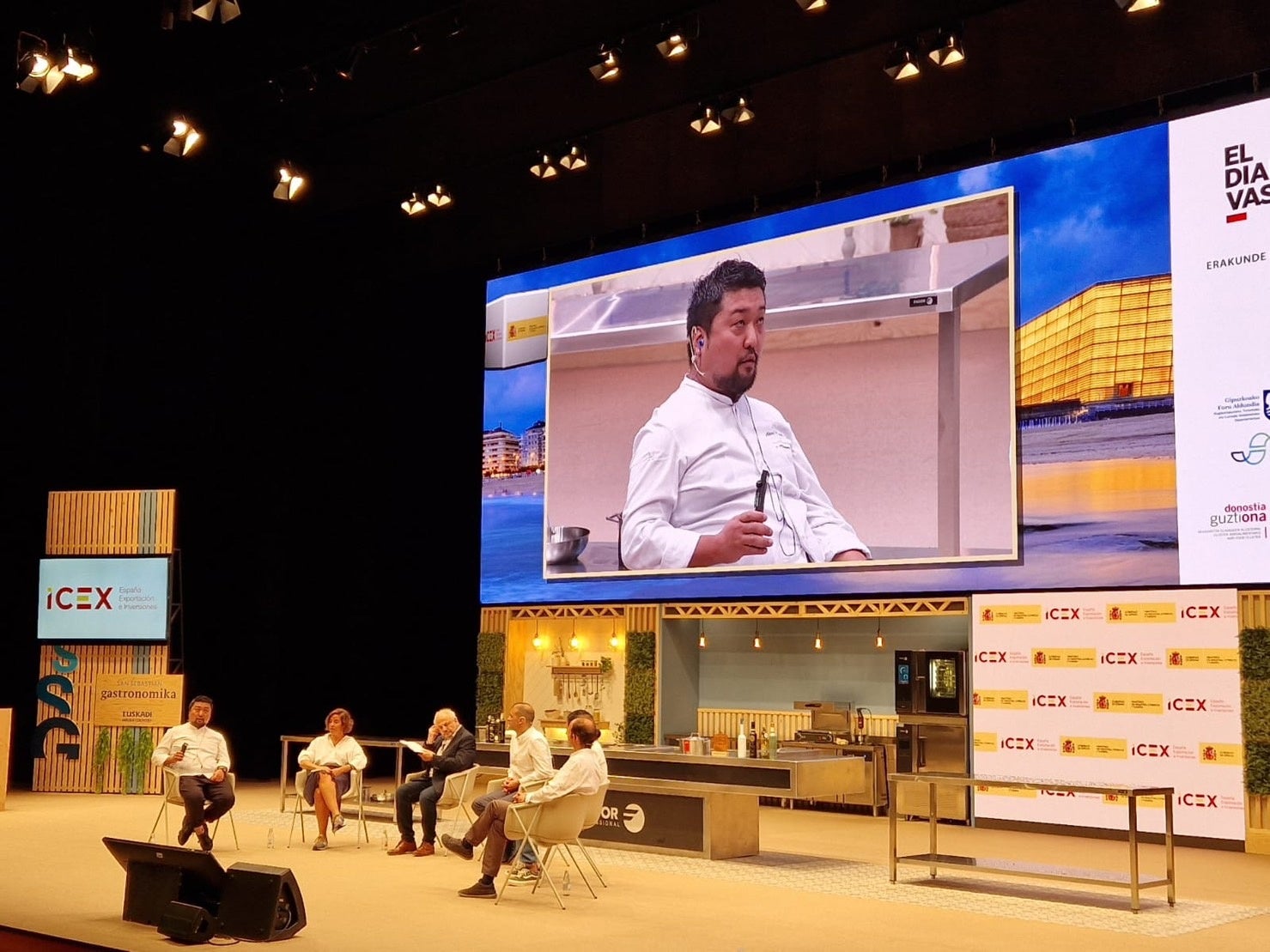 スペインでの講演の様子