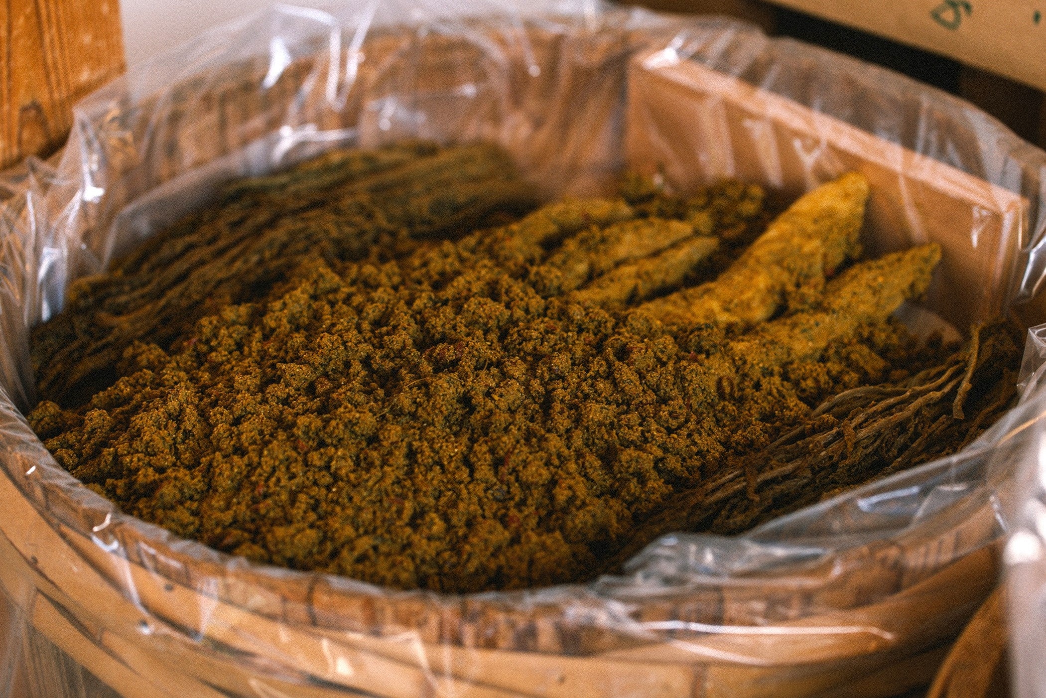 ２年熟成・発酵を経て店舗に並ぶ伊勢たくあん