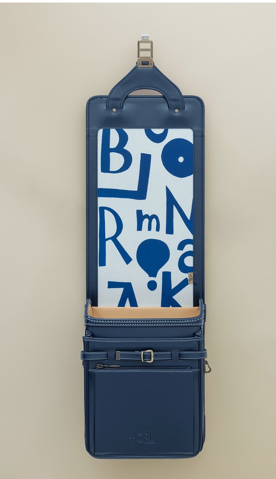 香蘭社　イヤープレート　2000 雪景色　新品　共箱　共布 ブックカバーS［黒地／ピンク漆／小桜］：印傳屋公式オンライン