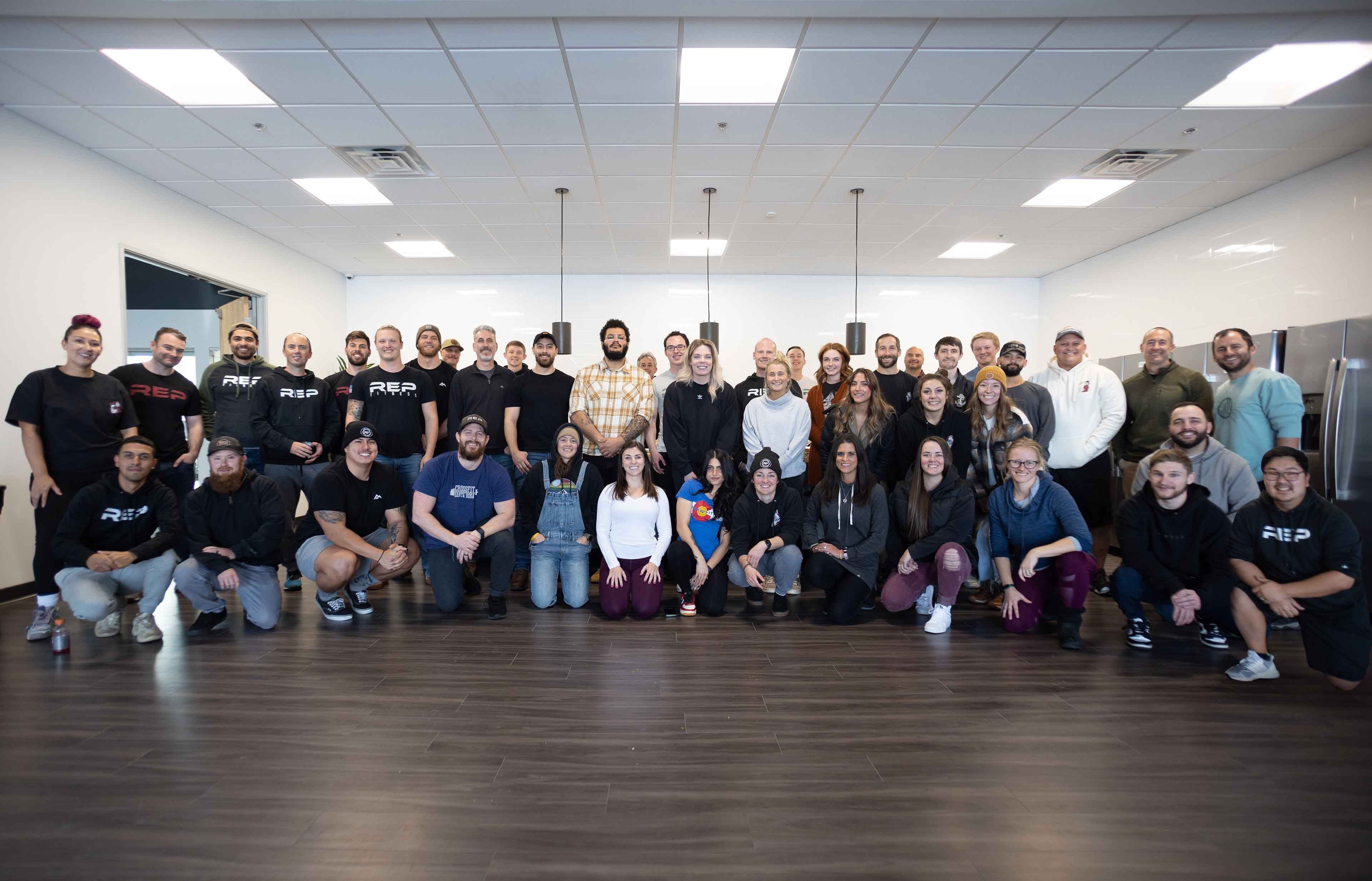 REPチームの集合写真