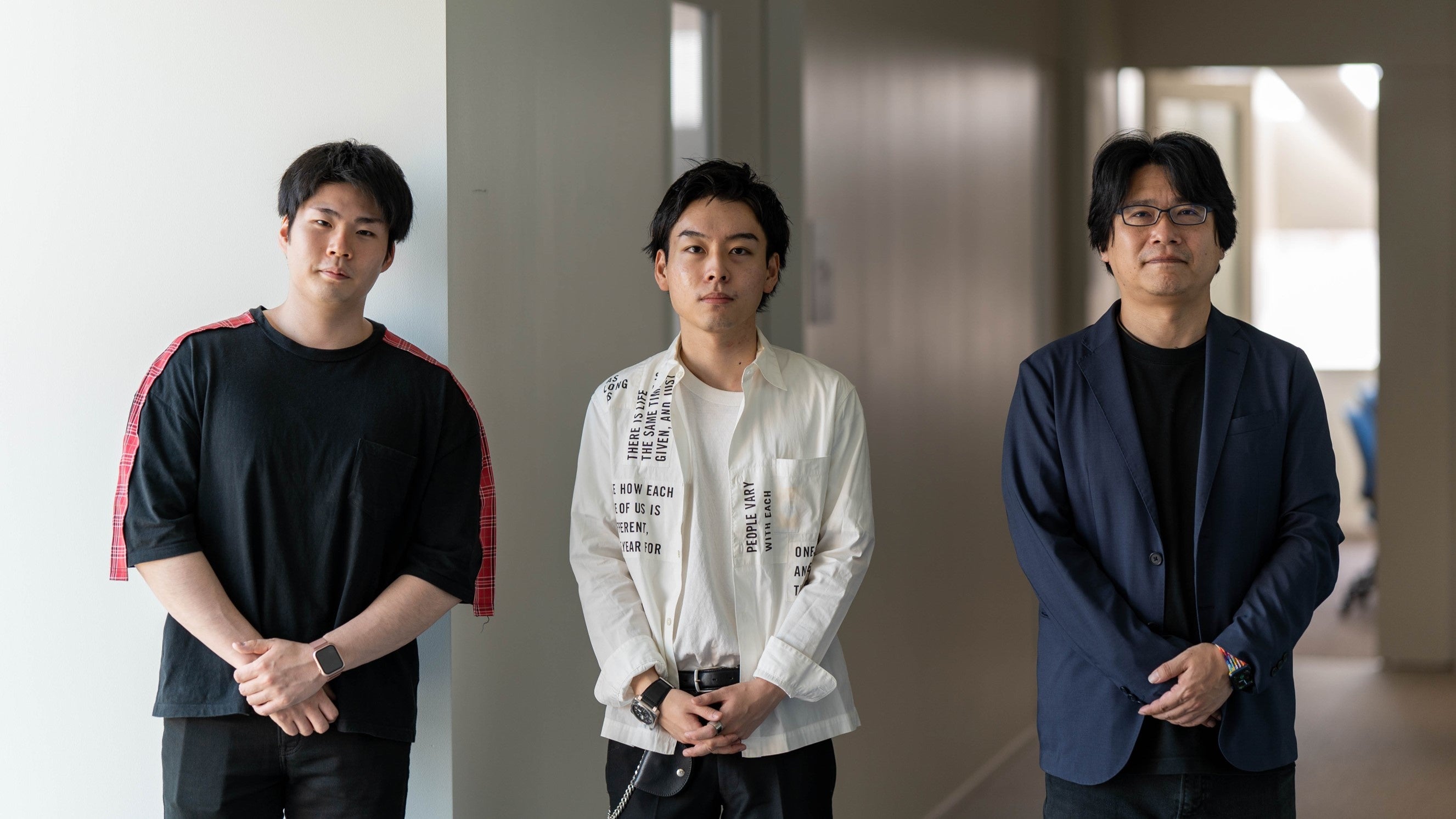 写真左から近畿大学経営学部 布施匡章ゼミの細川さん、藤原さん、布施教授