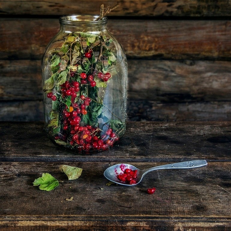 「Far & Familiar」 （遠くて近いもの）