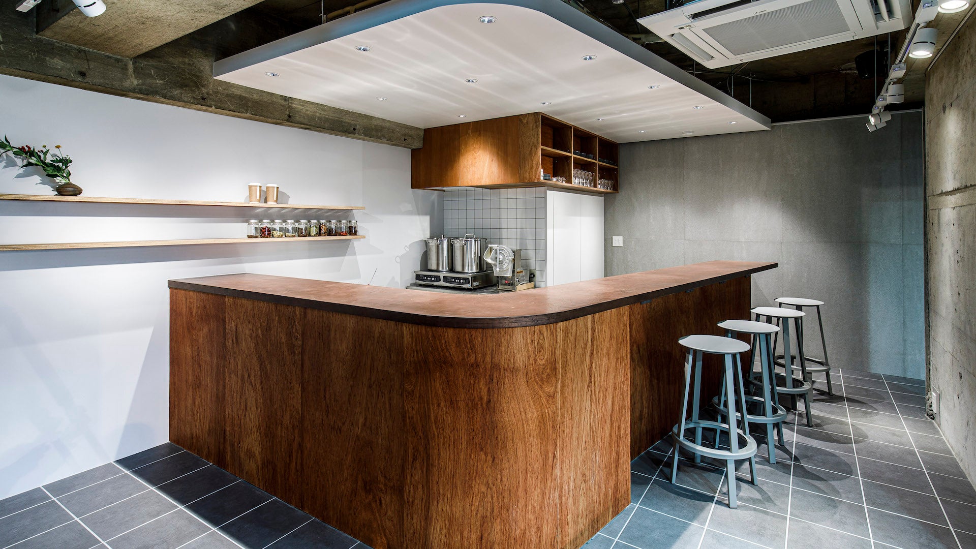 旧三番町（現九段南）にある孝芳堂の工房