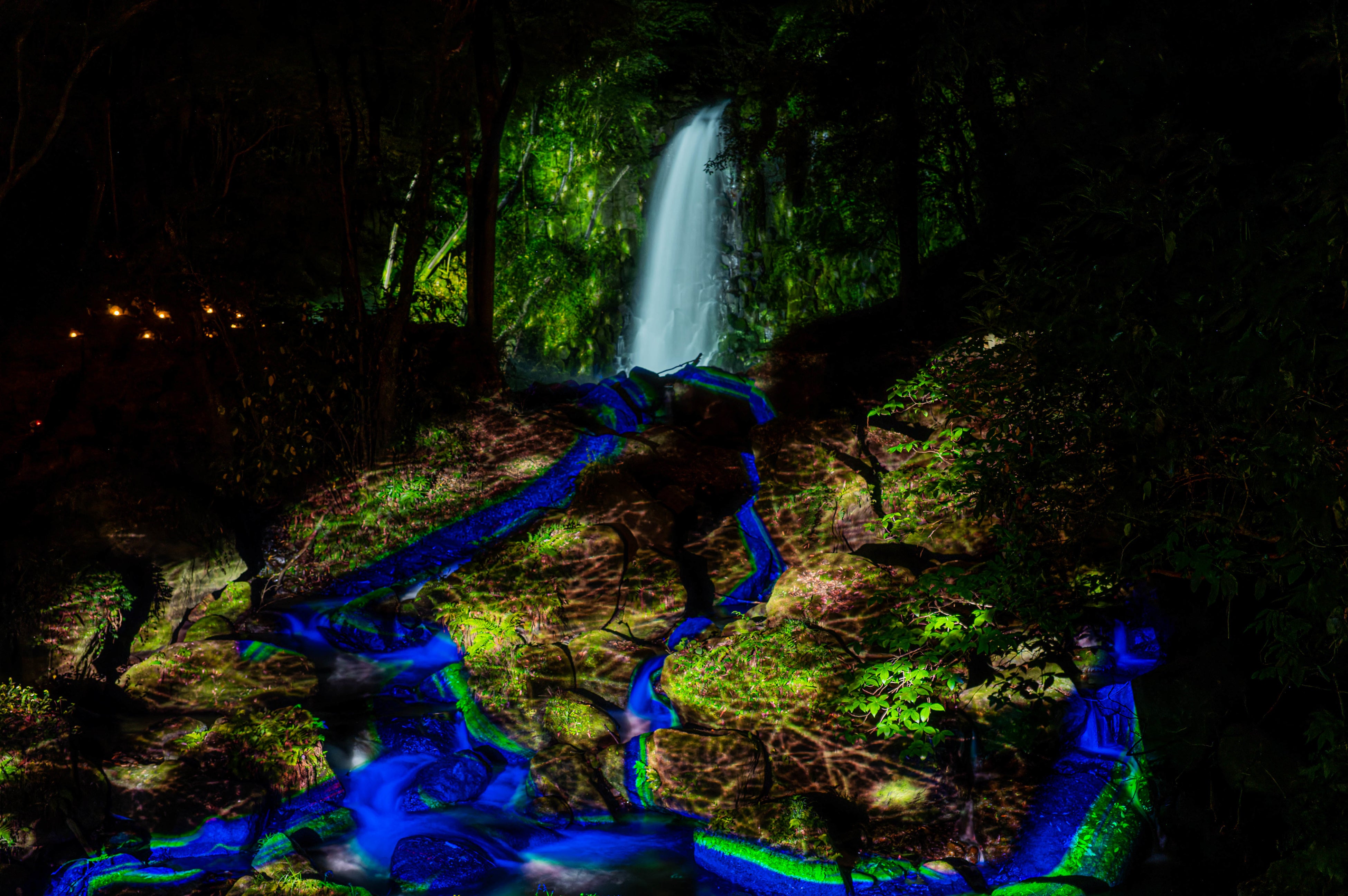 滝を使ったプロジェクションマッピング