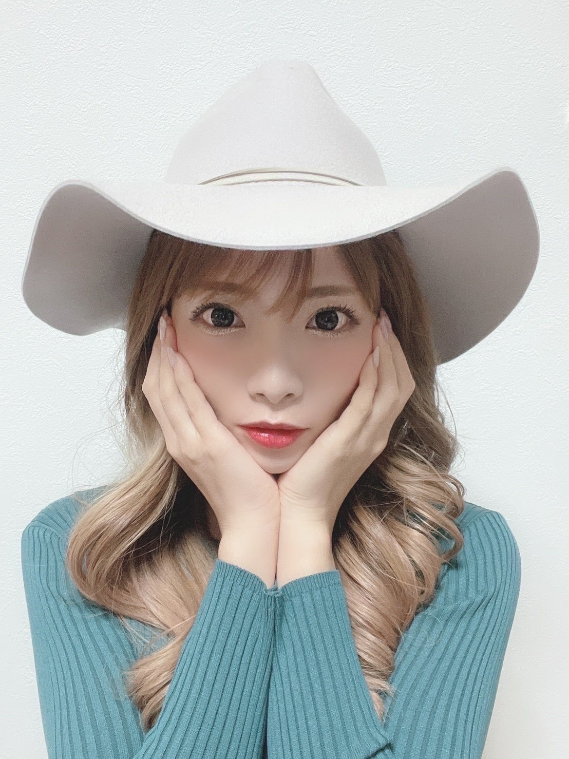 歌・ものまねなどマルチな才能が魅力