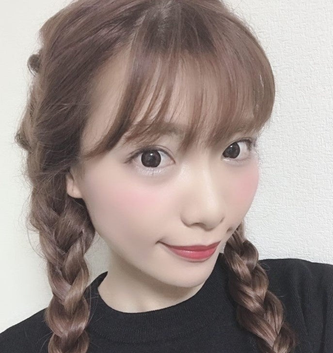 歌・ものまねなどマルチな才能が魅力