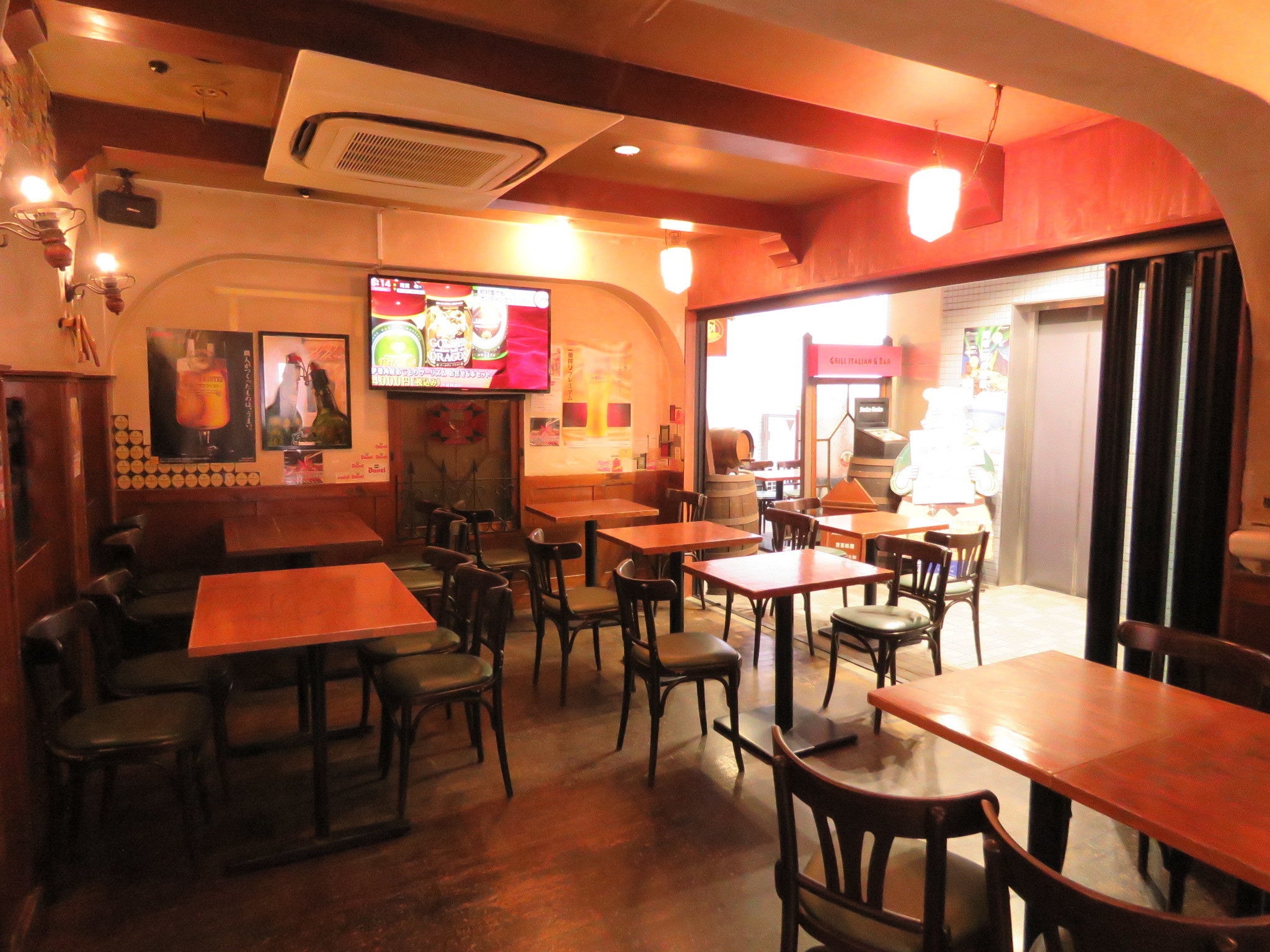 上記フロア貸切は最大40名可能！グループお馴染みの「貸切無料20大特典」付の貸切プランは幹事の方に嬉しいサービス♪