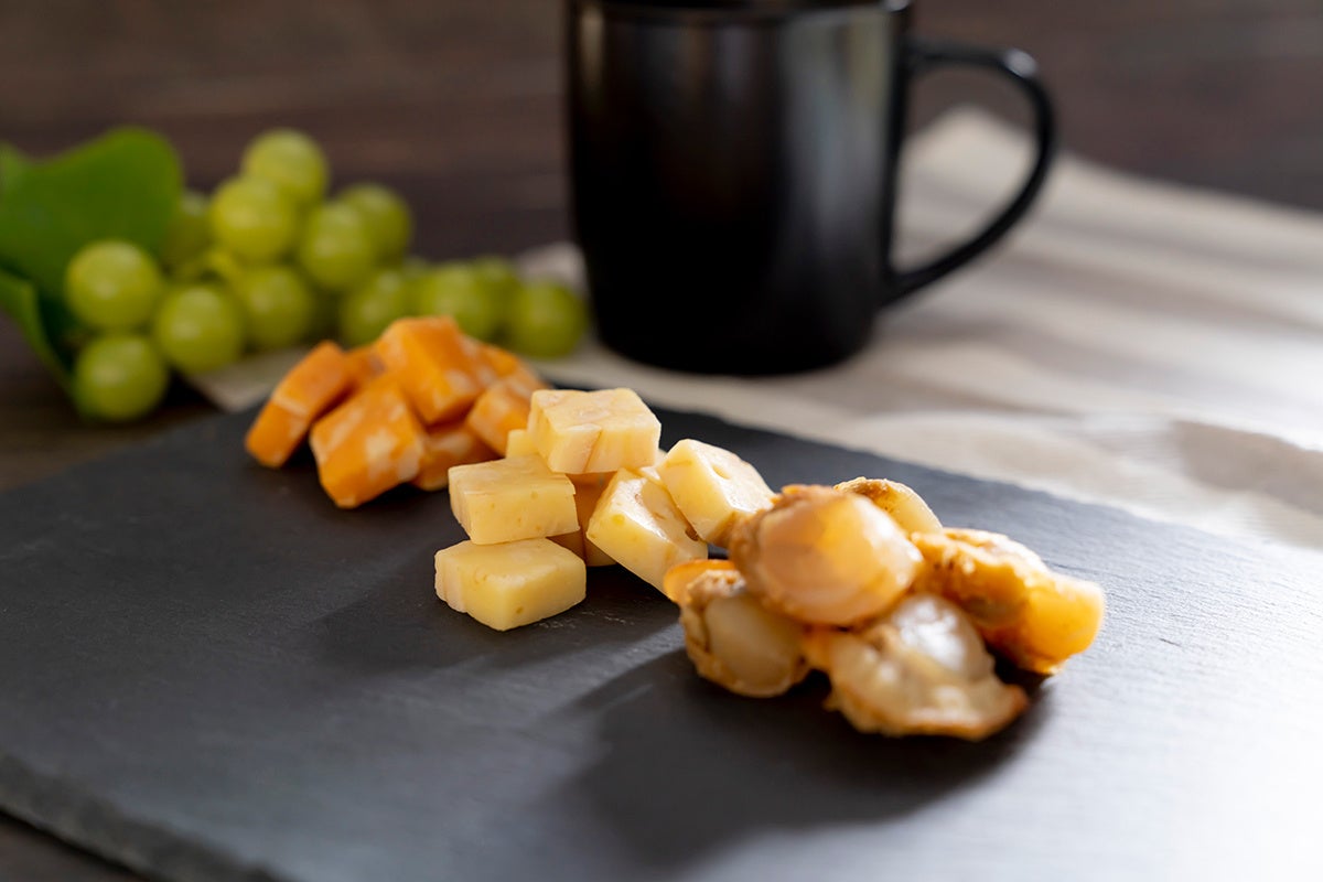 ▲左からチーズイカティーピリ辛旨、チーズイカティー、ホッティー