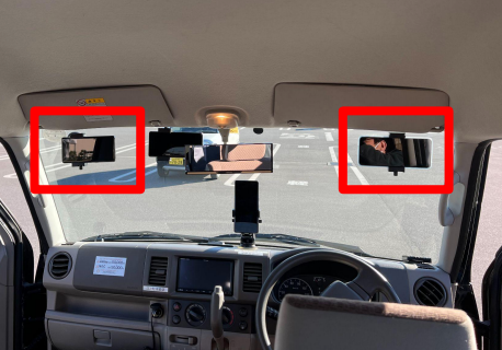 測定用スマートフォンの車内設置イメージ(2)-②