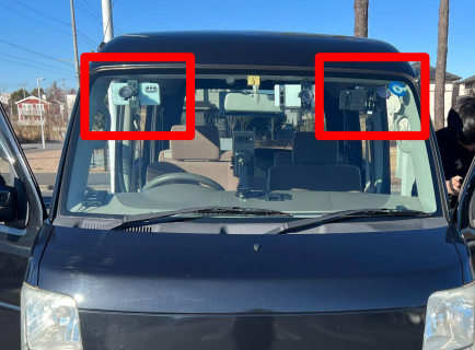 測定用スマートフォンの車内設置イメージ(2)-①