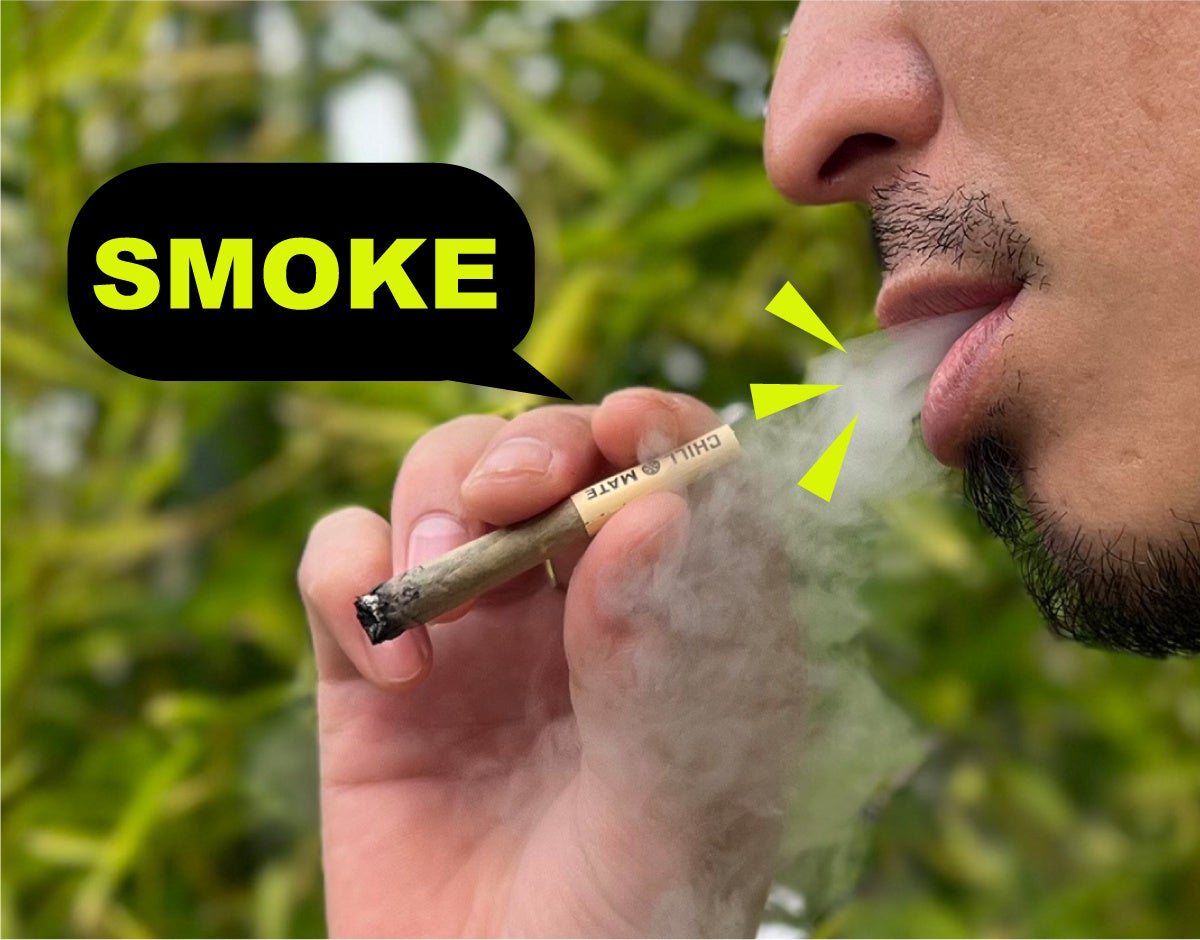  むせないようにゆっくりと吸引し、煙を肺に溜めてから吐き出します。