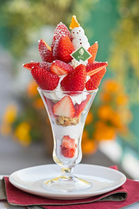 イメージ・和歌山県産冬イチゴと雪だるまの農園パフェ