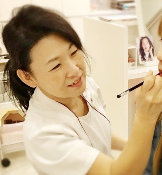 プロによるメイク