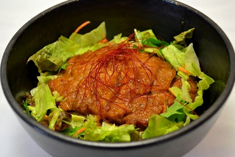 とんテキ丼