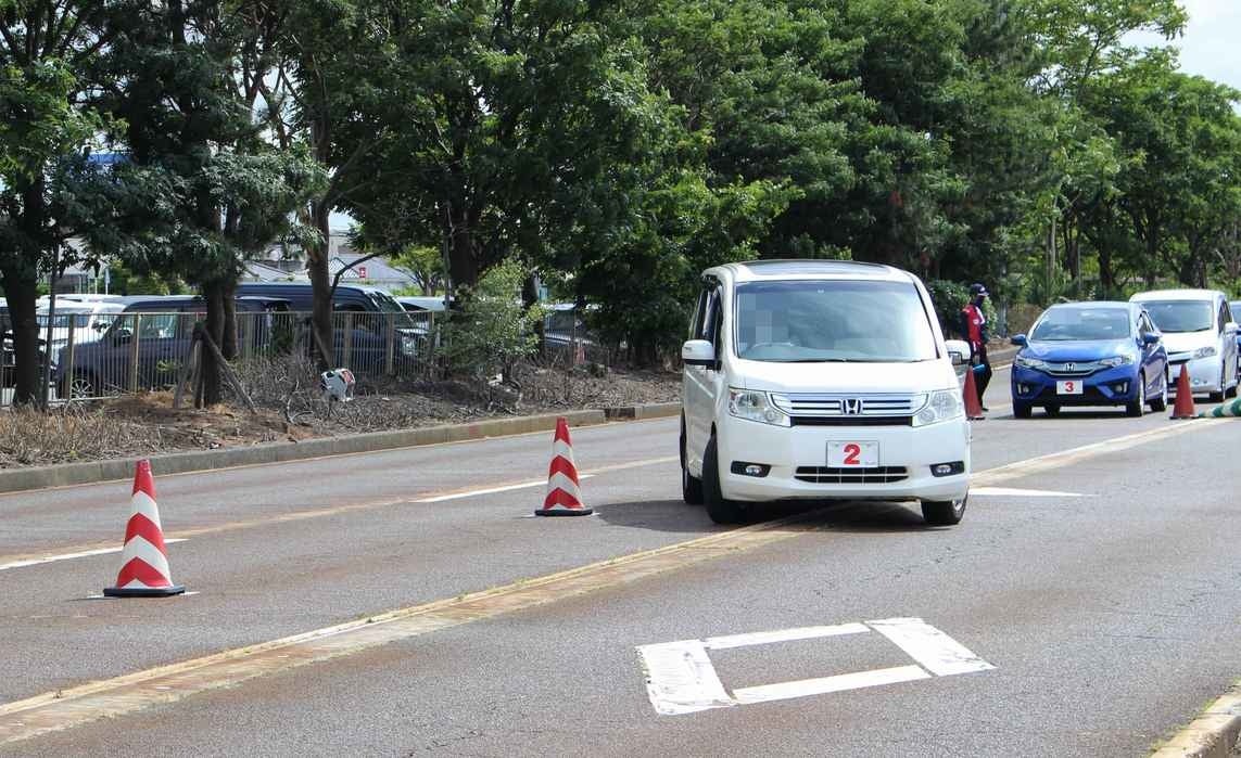 ▲スラローム走行の様子