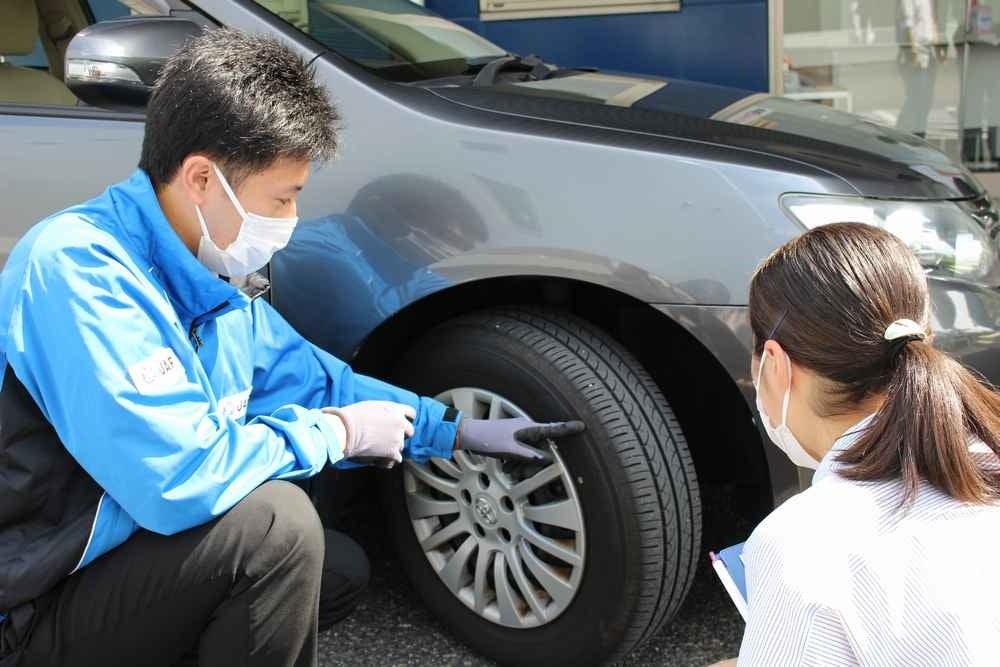 ▲タイヤ点検の様子