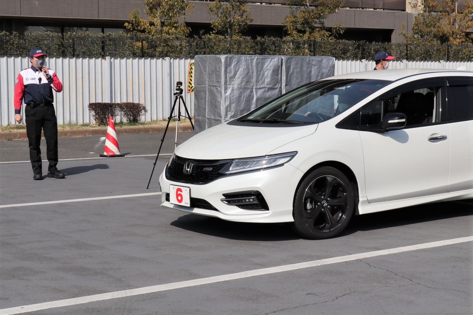 一時停止場所での「多段階停止」