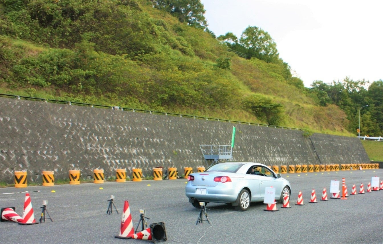 信号を使った急ブレーキ体験の様子