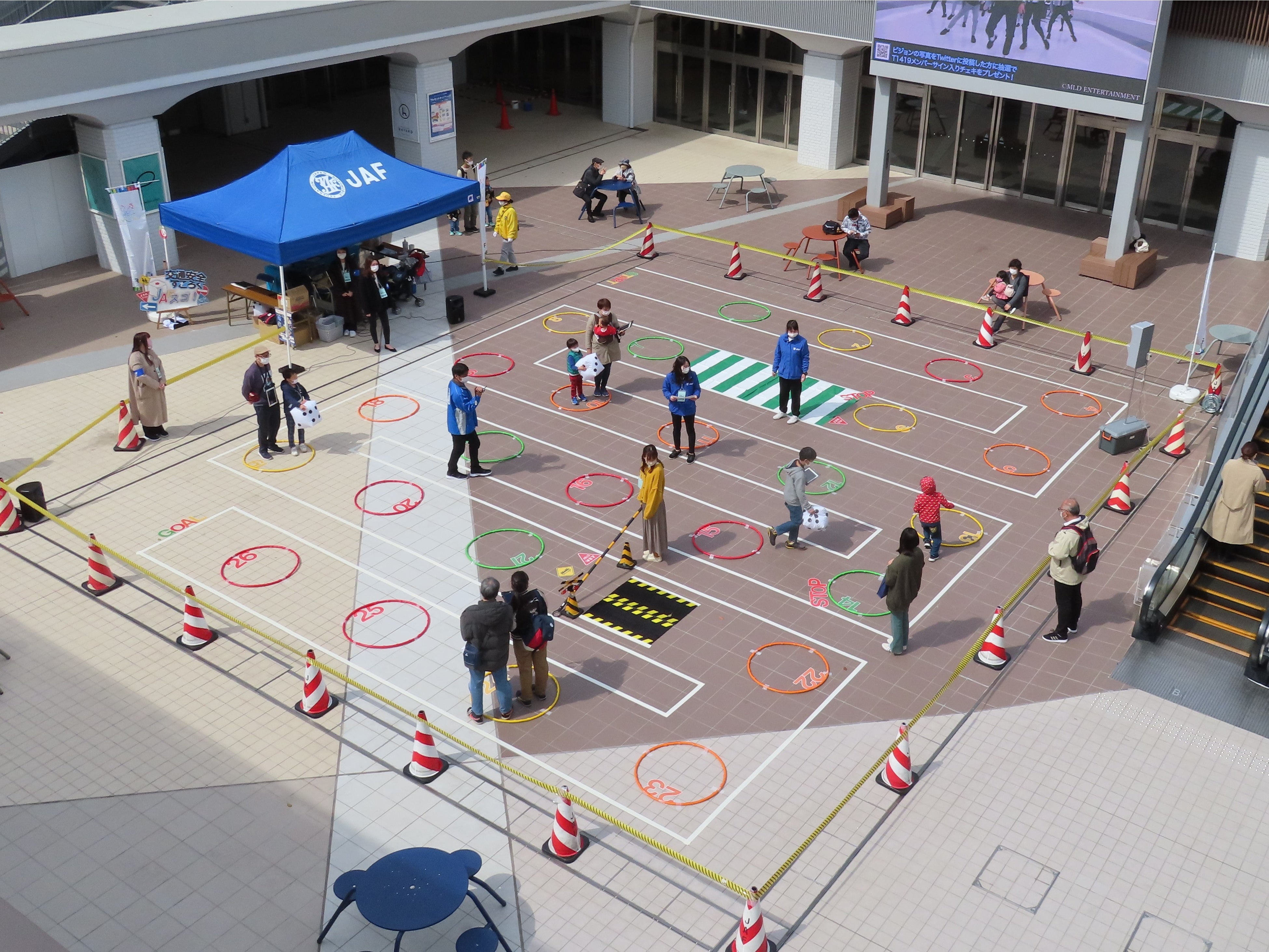 横断歩道や踏切の渡り方も  実際に体験できます