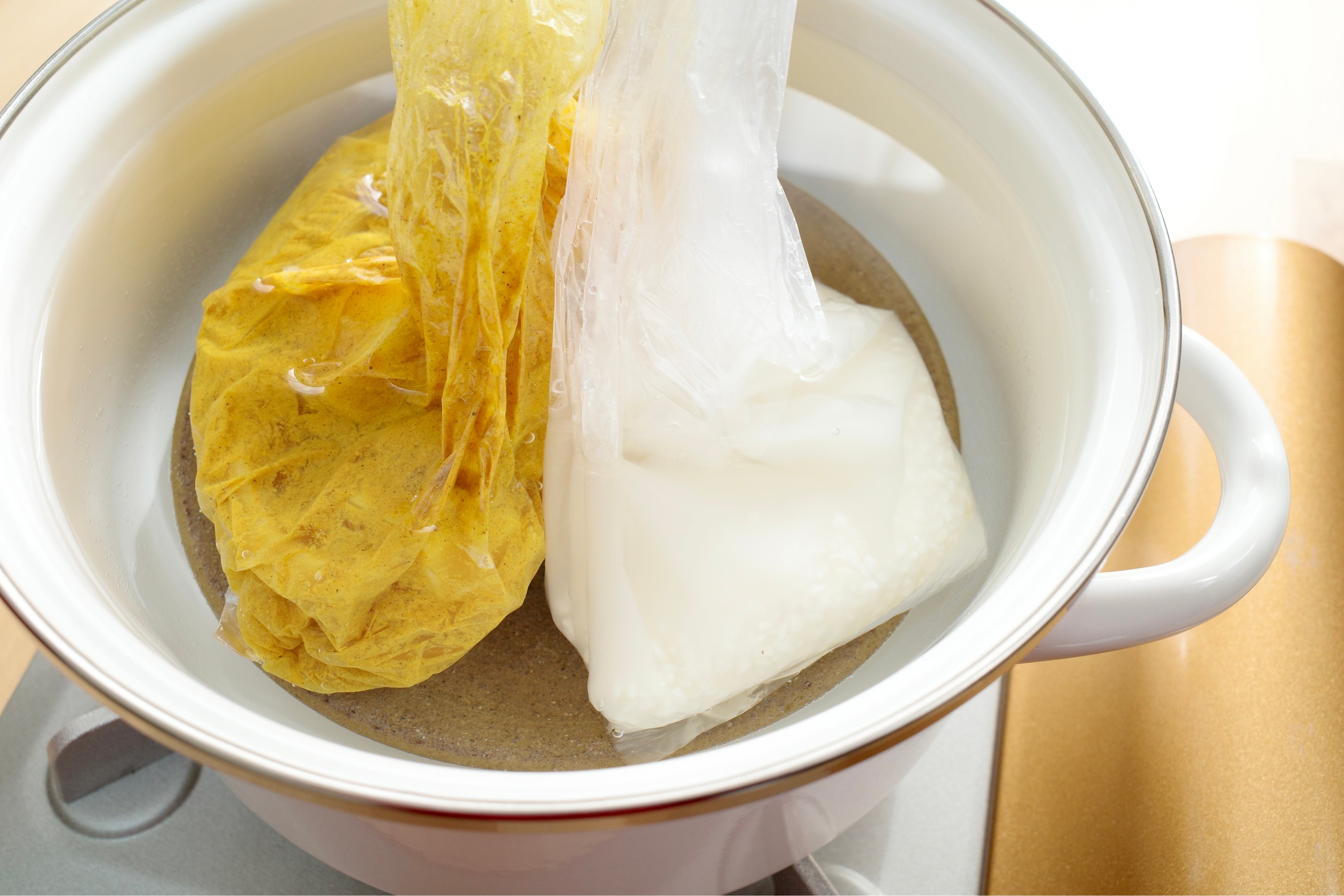 耐熱性ポリ袋での調理イメージ