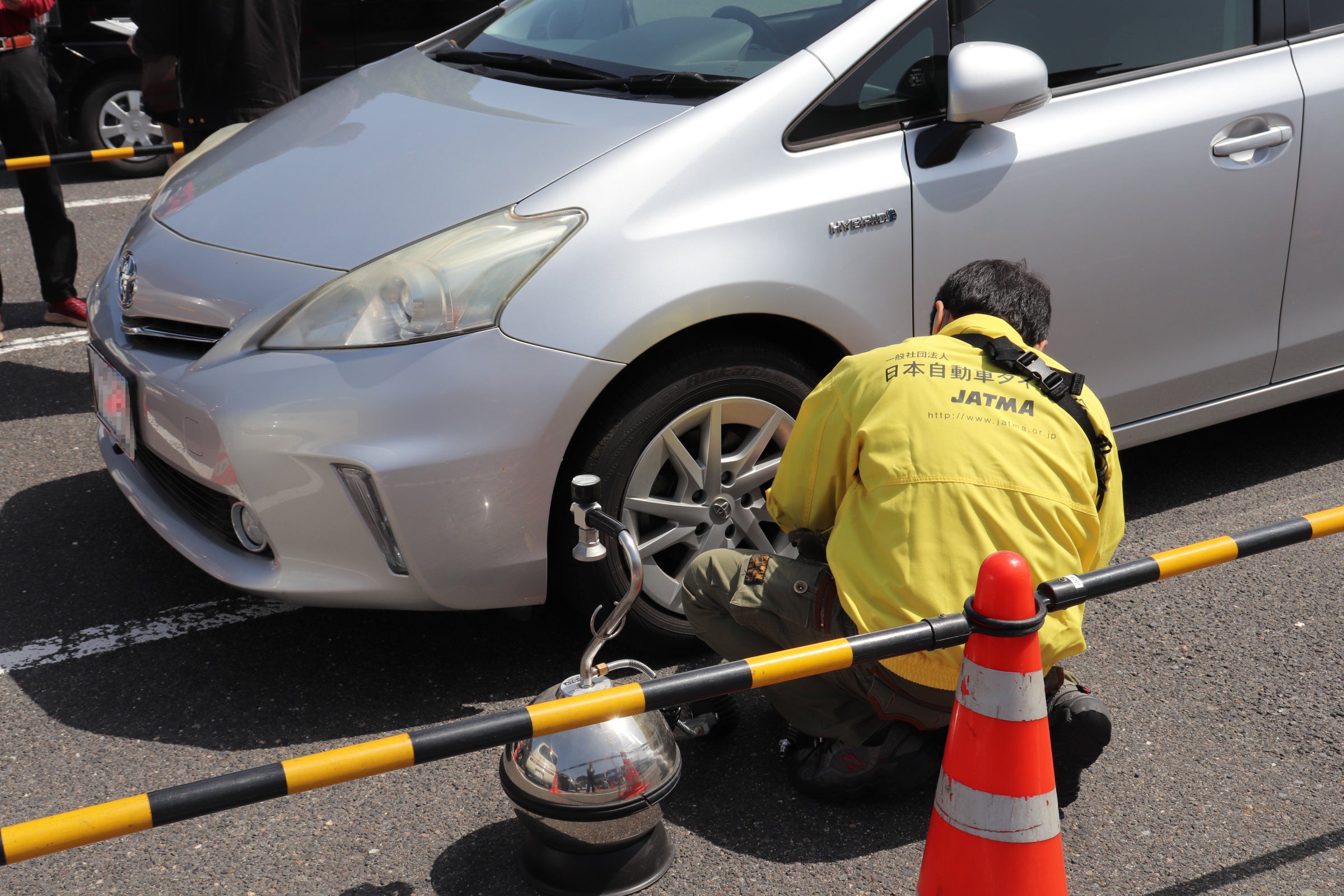 タイヤの状態をチェックします