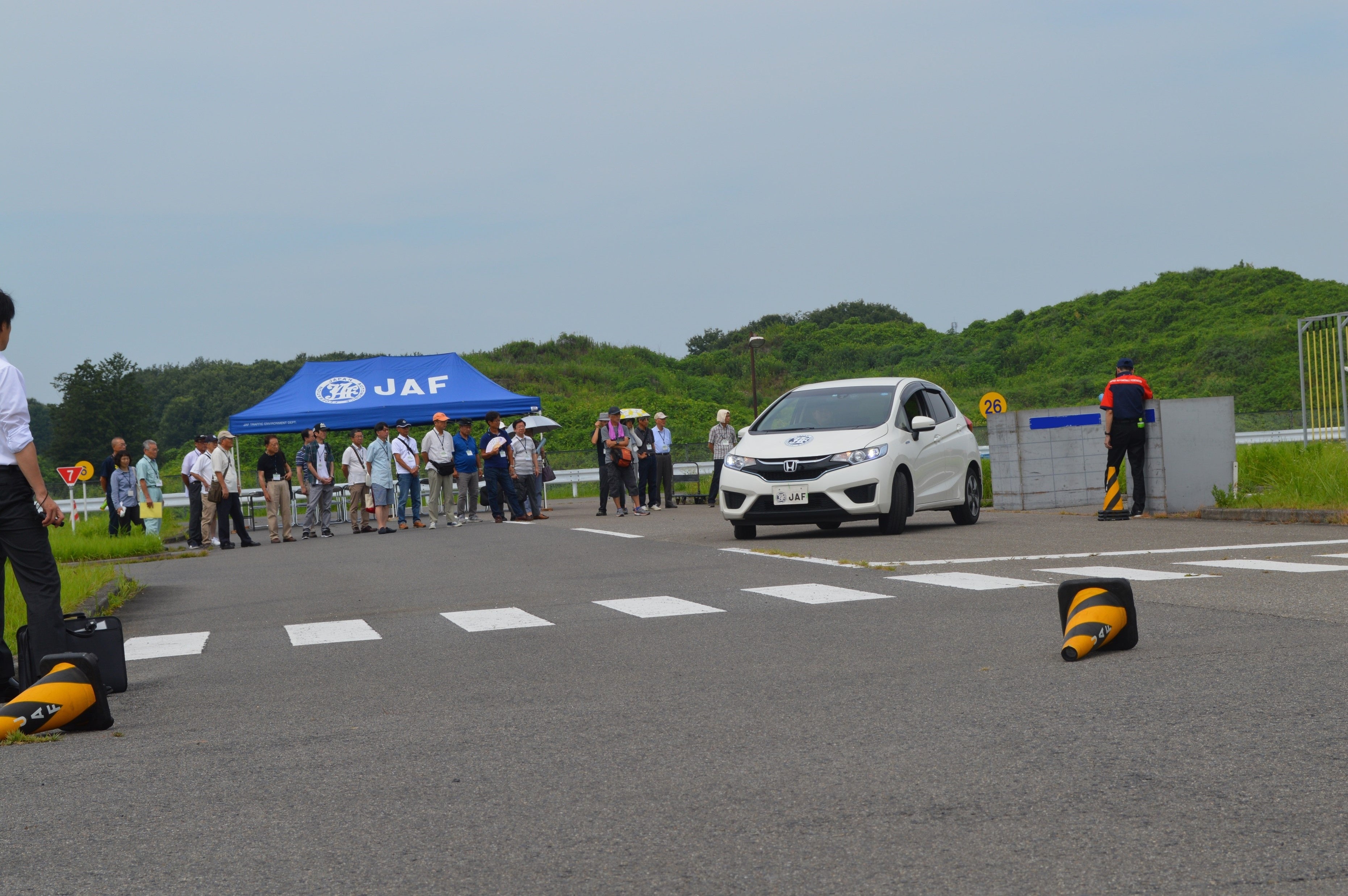 見通しの悪い交差点