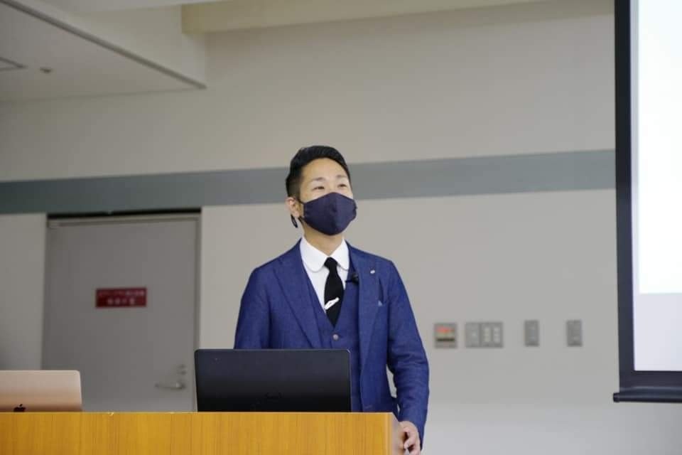 講師の山﨑氏