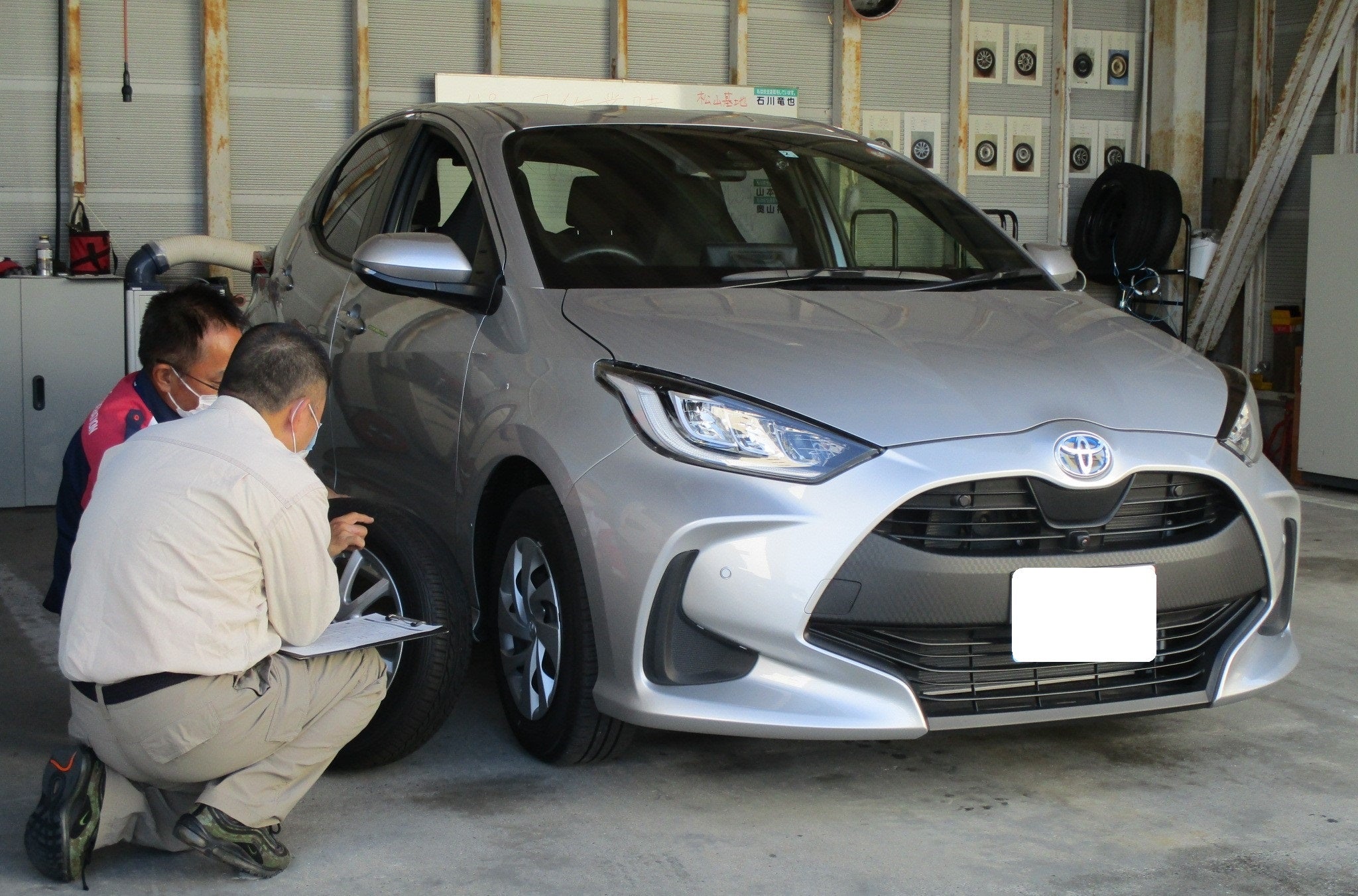 タイヤの亀裂・摩耗状況の確認