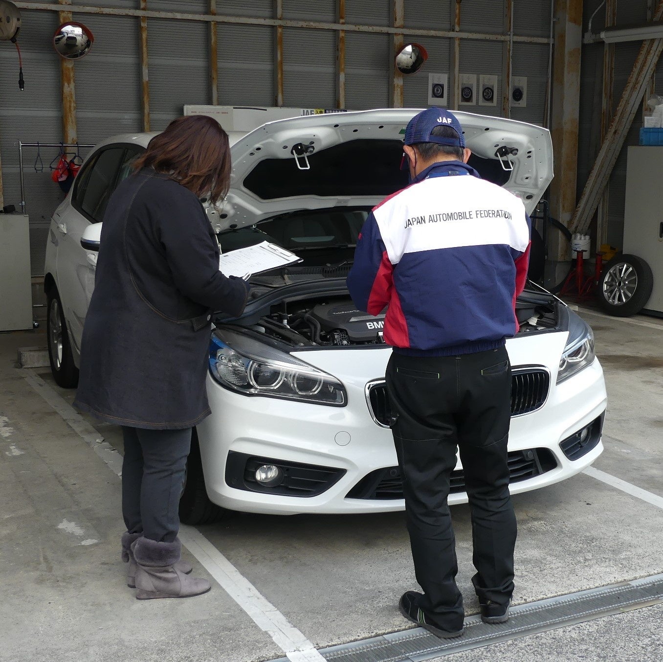 エンジンルーム内の点検