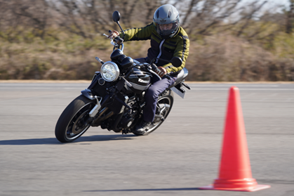 旋回テストで速度ごとの回転半径を測定