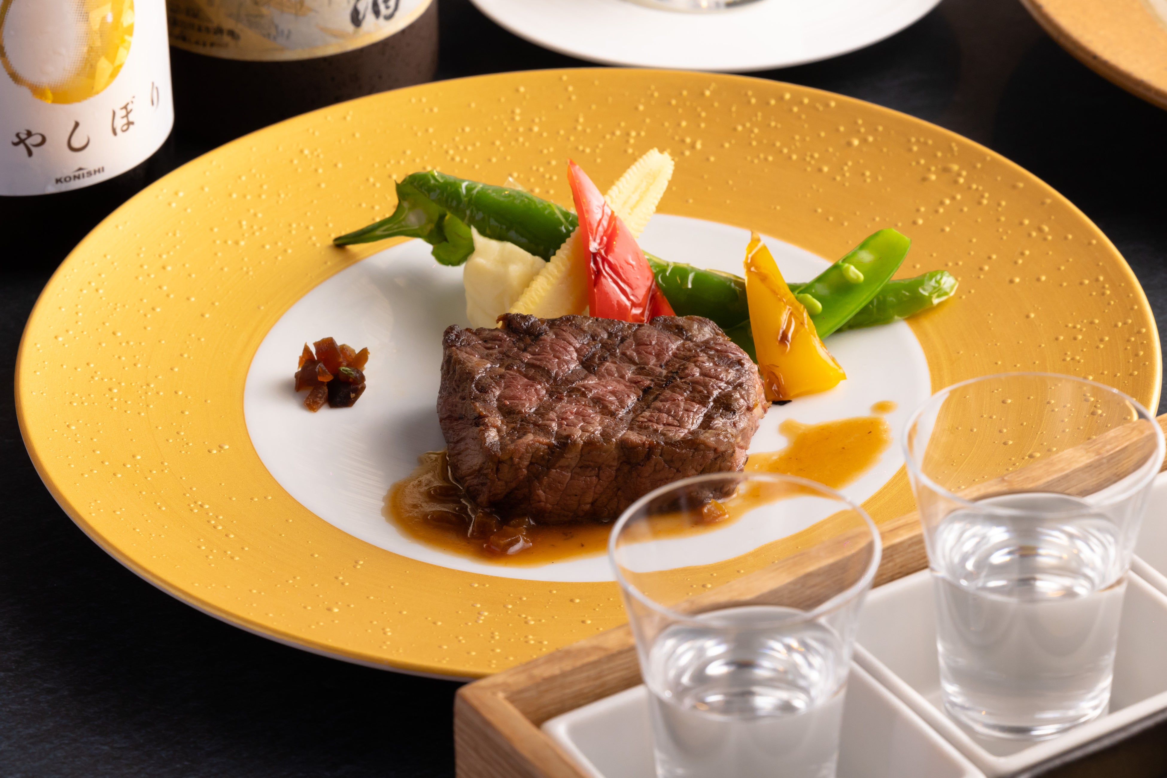 和牛ロースのグリル　奈良漬入り大吟醸伊丹諸白ソース　イメージ