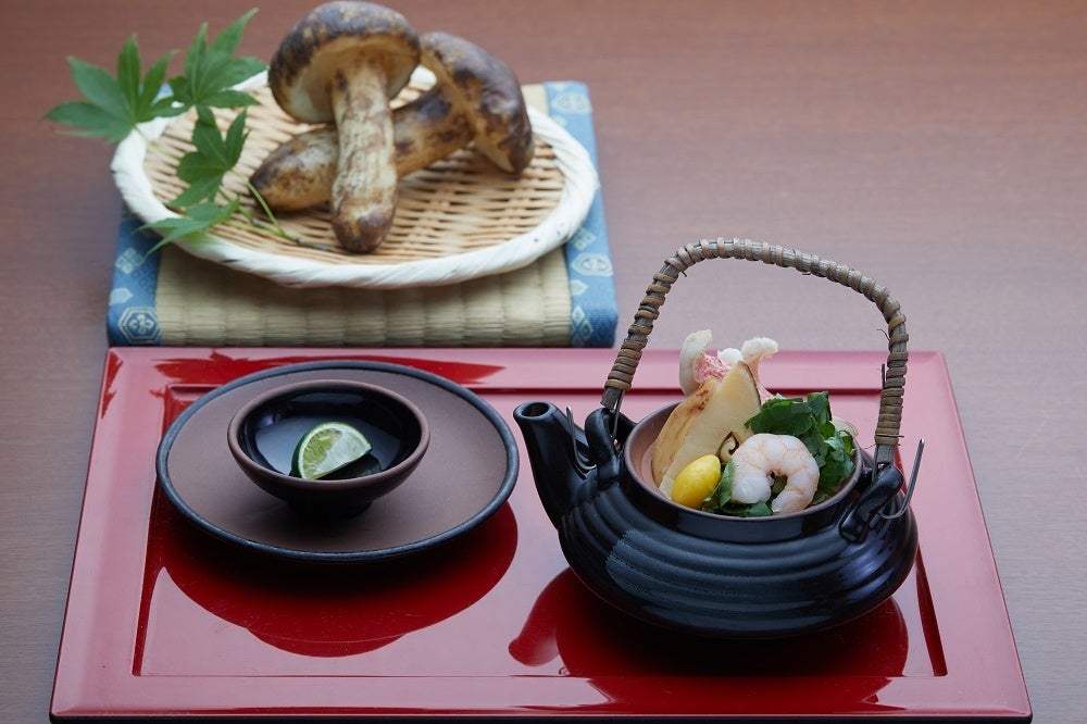 秋メニュー松茸の土瓶蒸し(写真はイメージです）