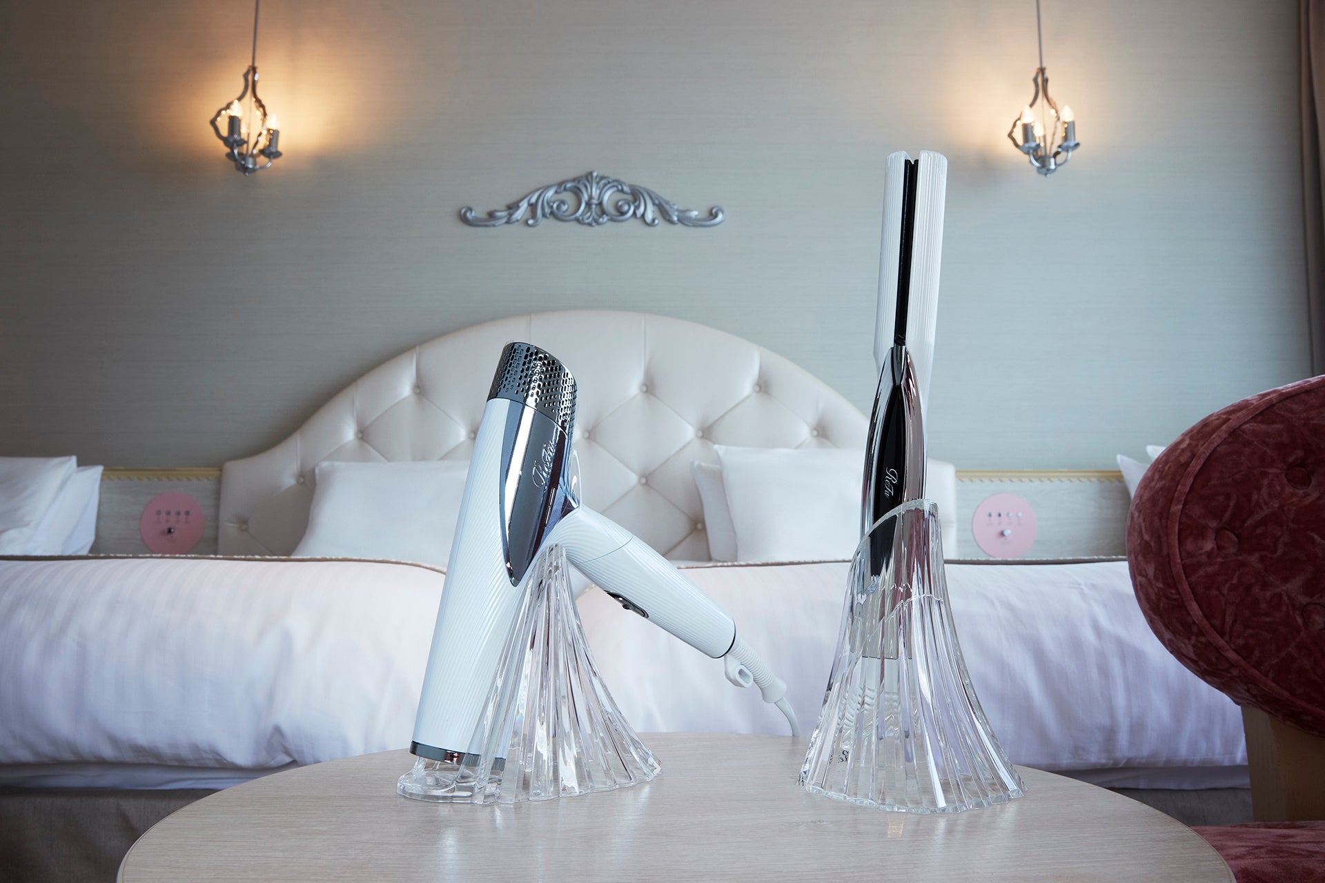 美容ブランドReFa ドライヤー（左）・ヘアアイロン（右）