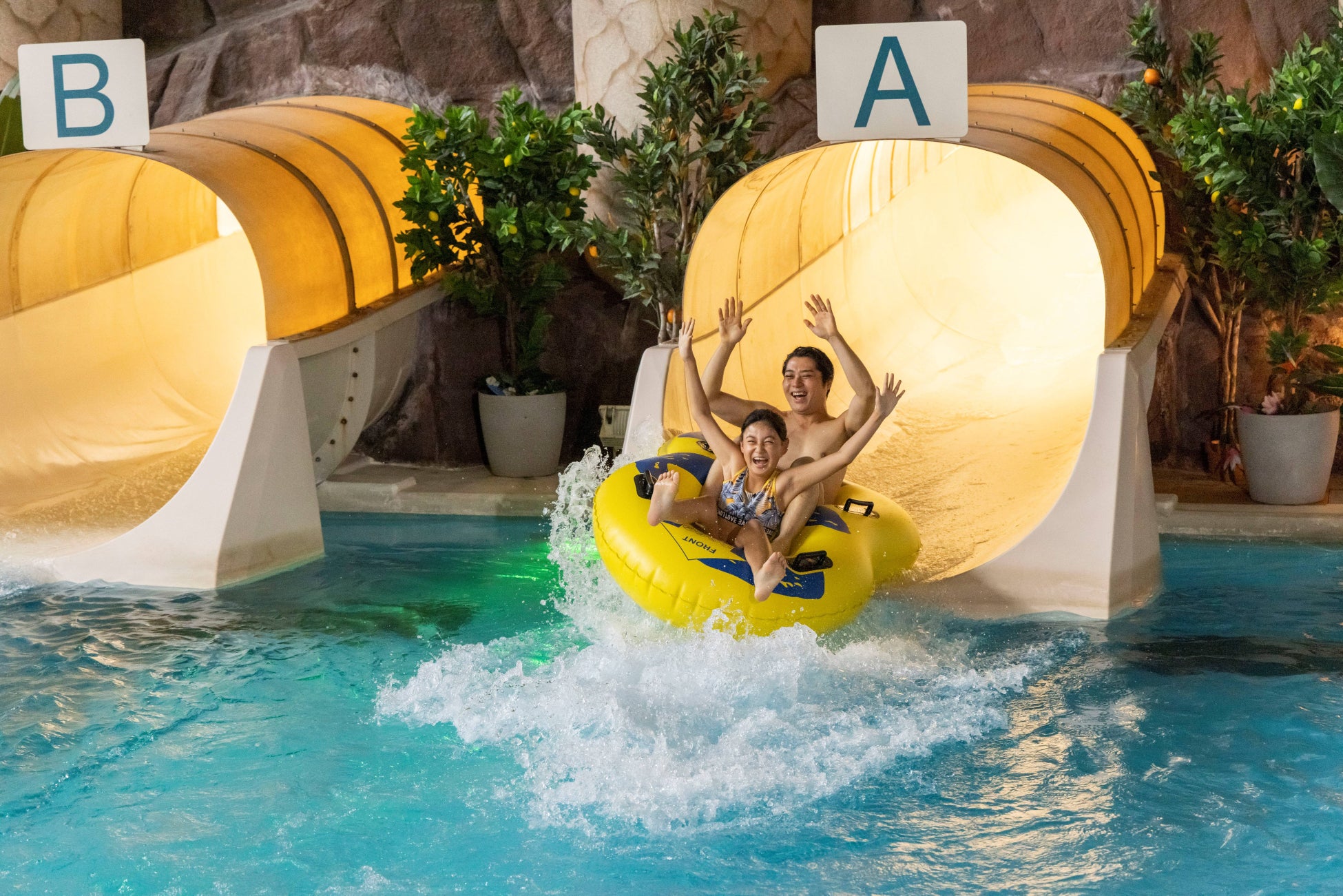 ウォータースライダー