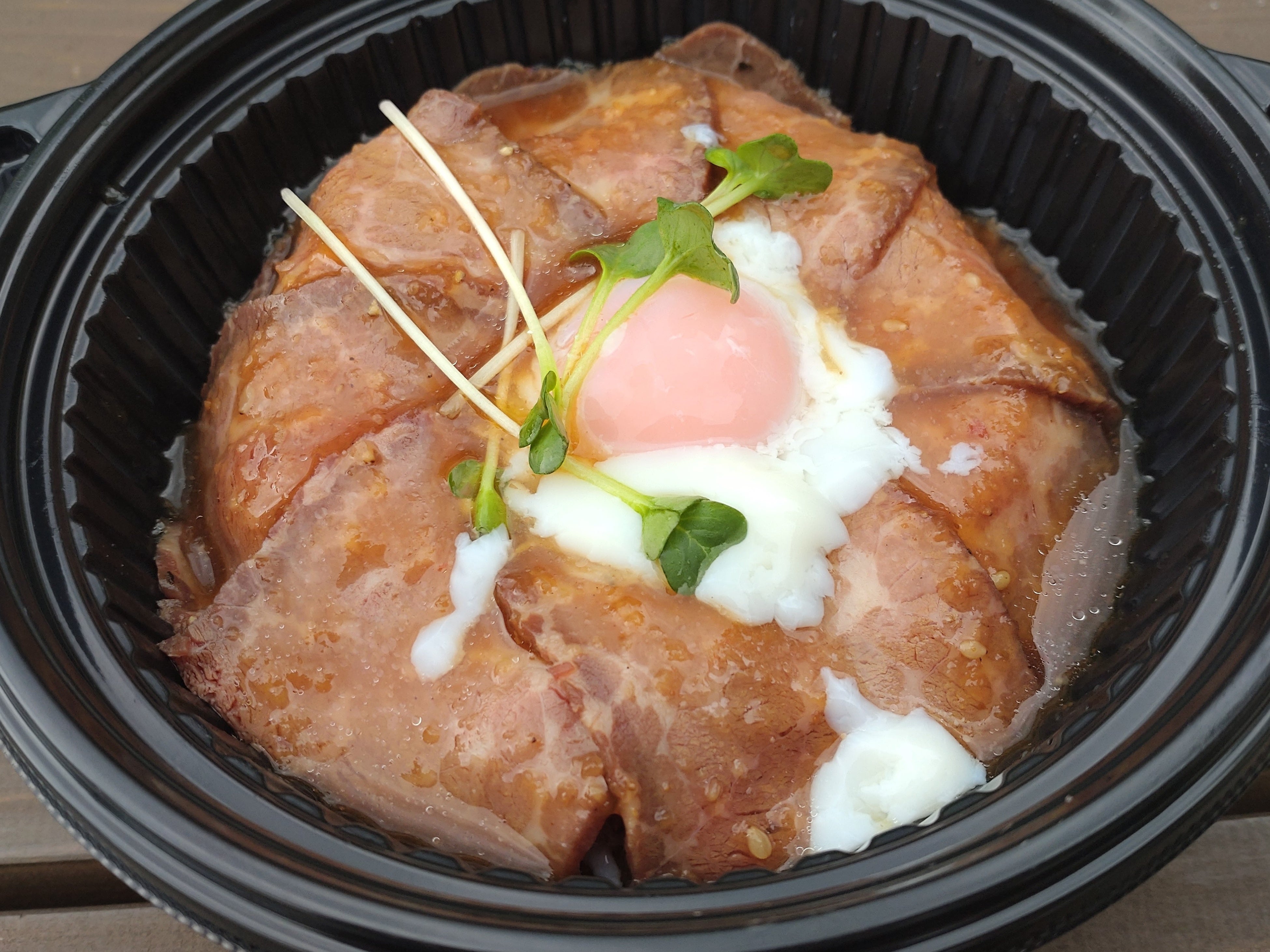 「キッチンカー美咲丸」ローストビーフ丼(イメージ)