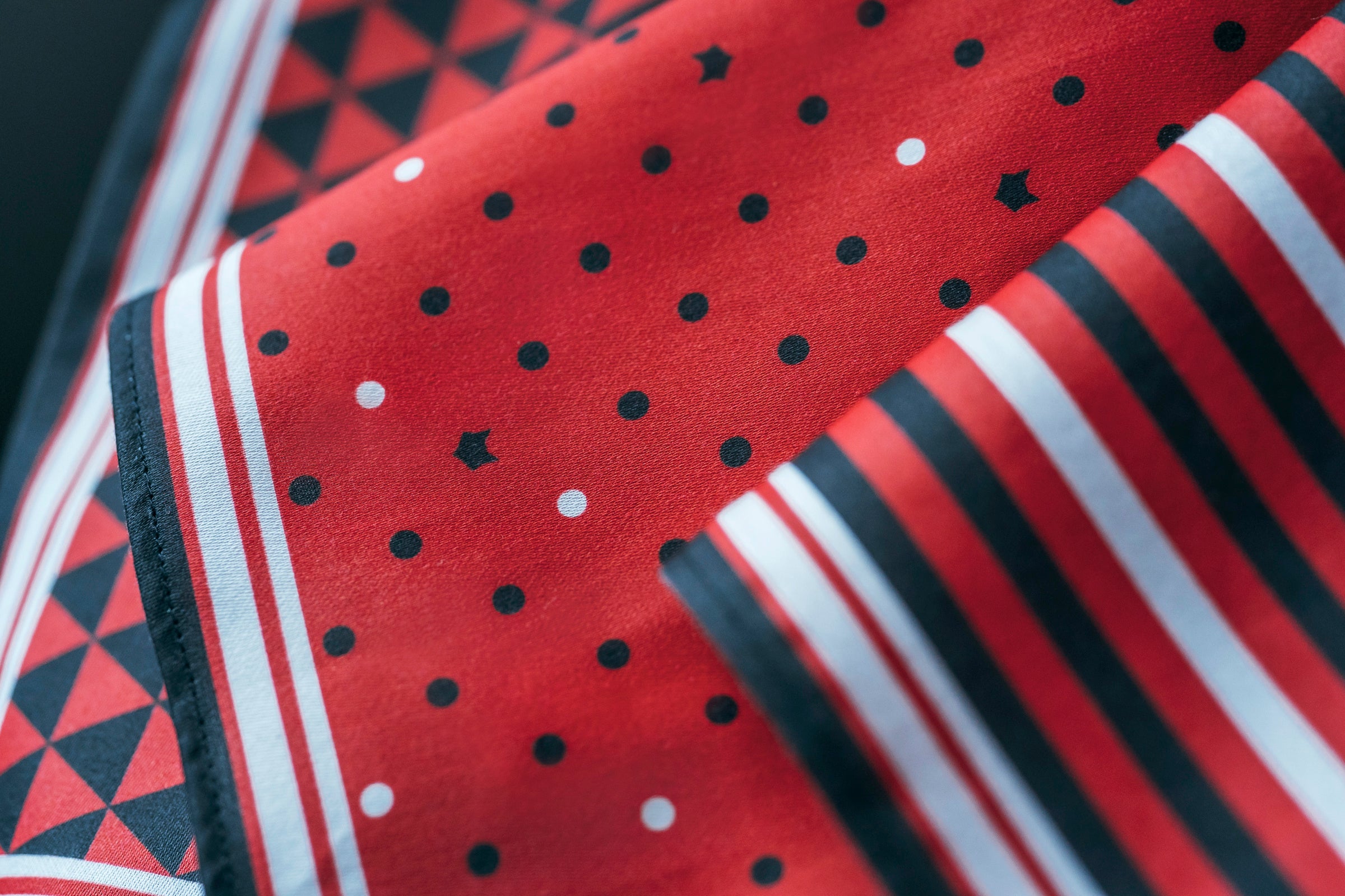 スカーフ・ポケットチーフ（イメージ)