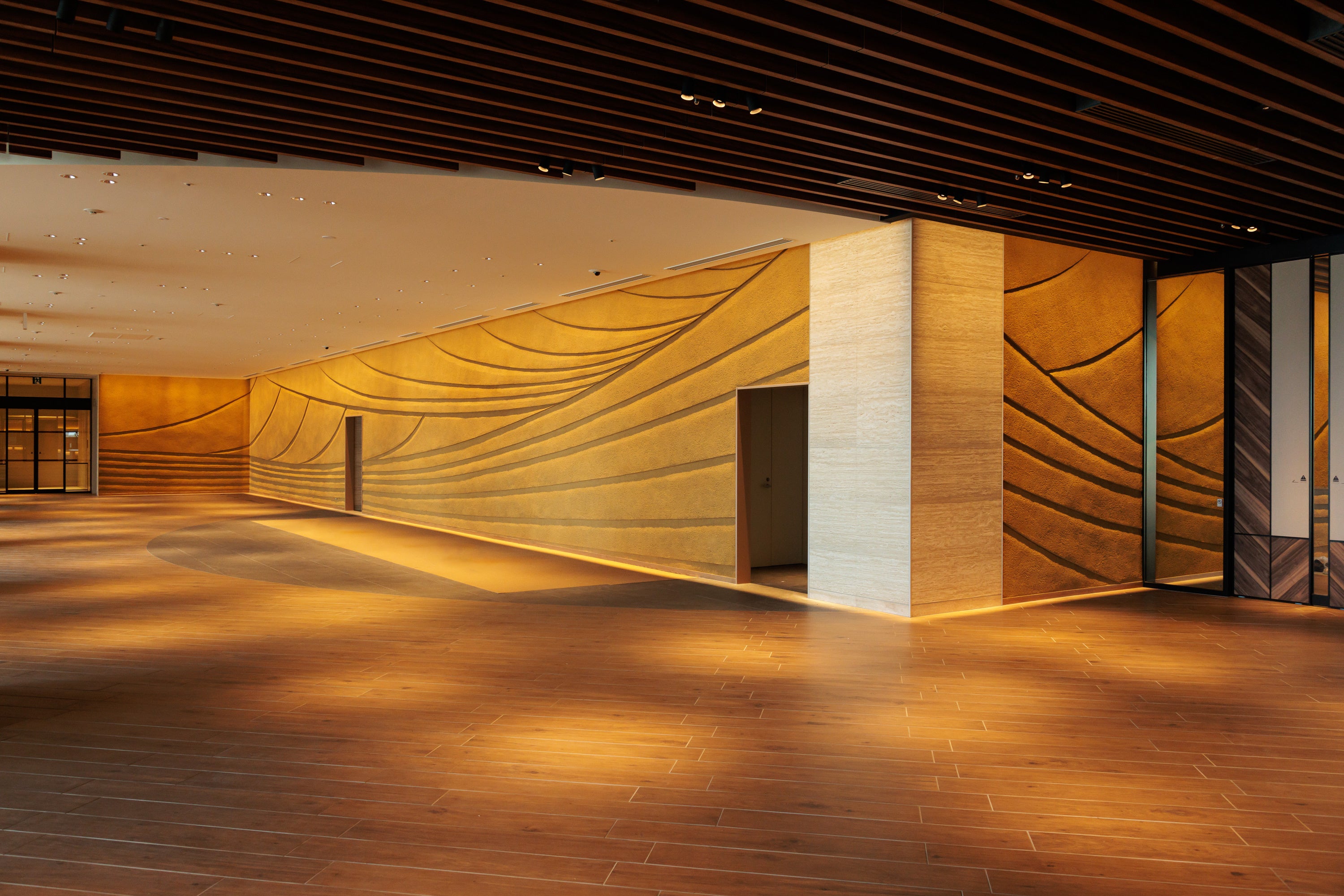 壁面のアート作品