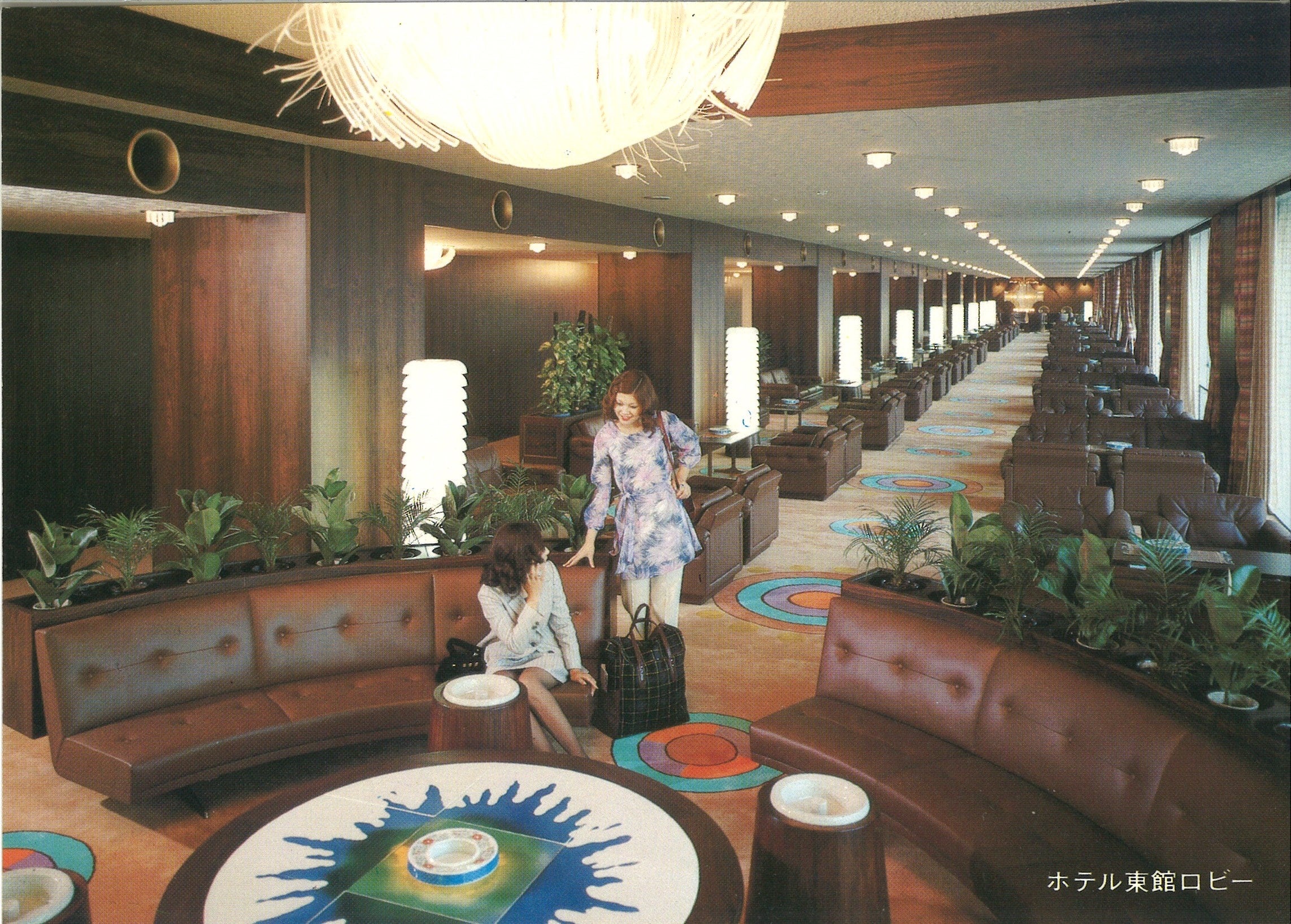 本館(1971年当時の名称・東館)ロビー