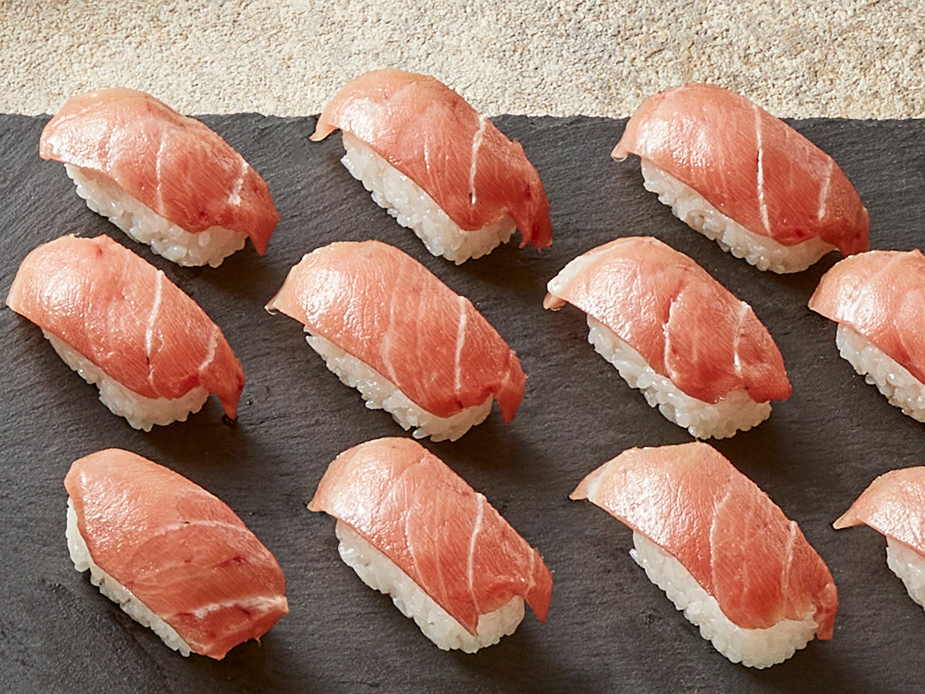 7月：中トロのにぎり