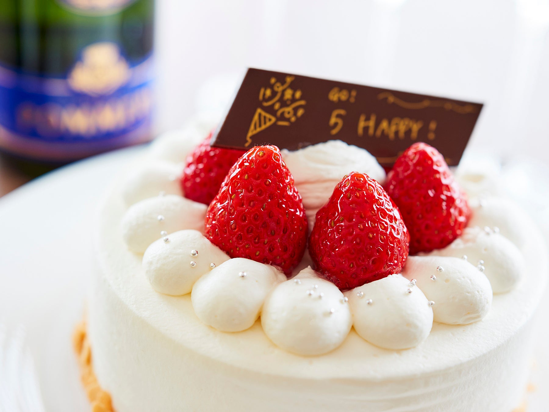 アニバーサリーにかかせないケーキも