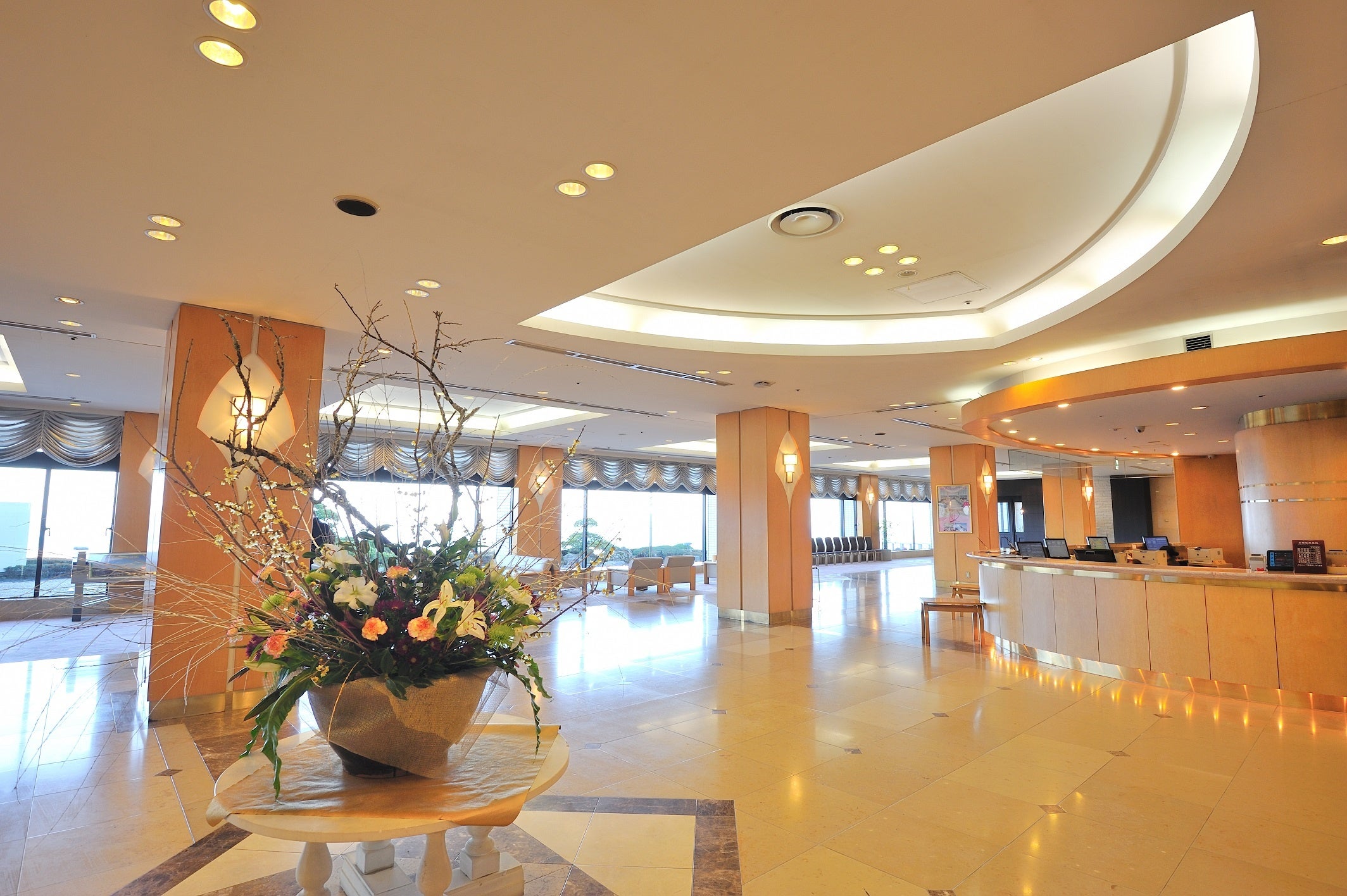 爆破シーンを撮影したHana館ロビー